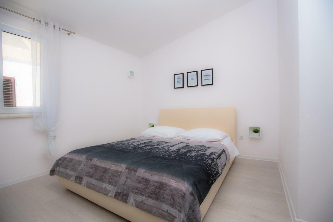 Apartman Marko Primosten Exterior photo